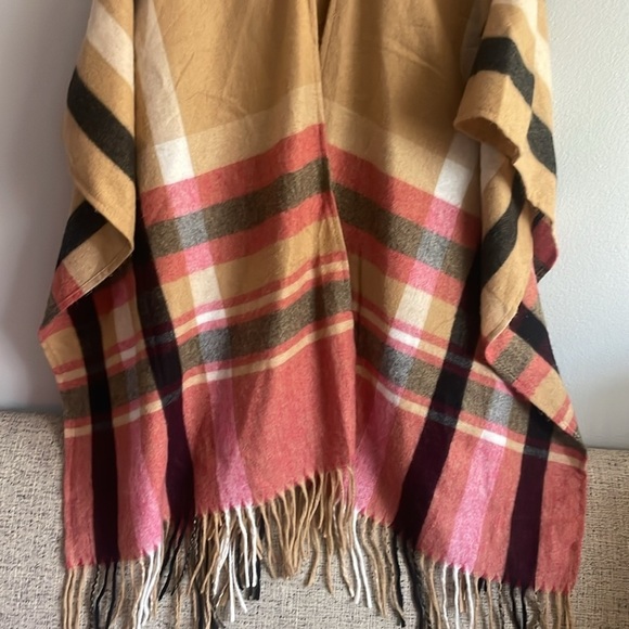Women's Woolrich Luxe Soft Cozy Blanket Scarf Wrap Ruana Fringed One-Size - Picture 6 of 13